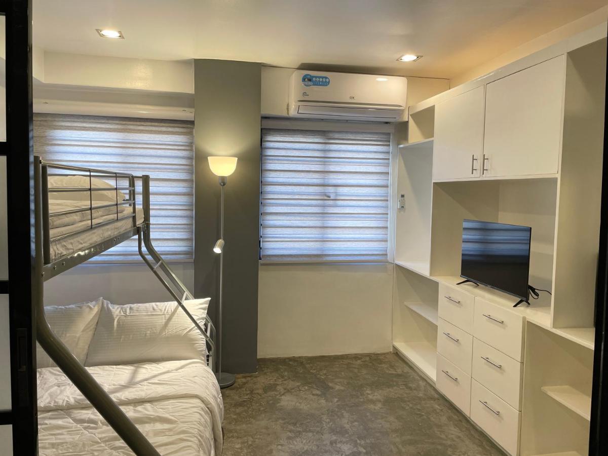 Crib 252 Subic Bay Aparthotel ภายนอก รูปภาพ